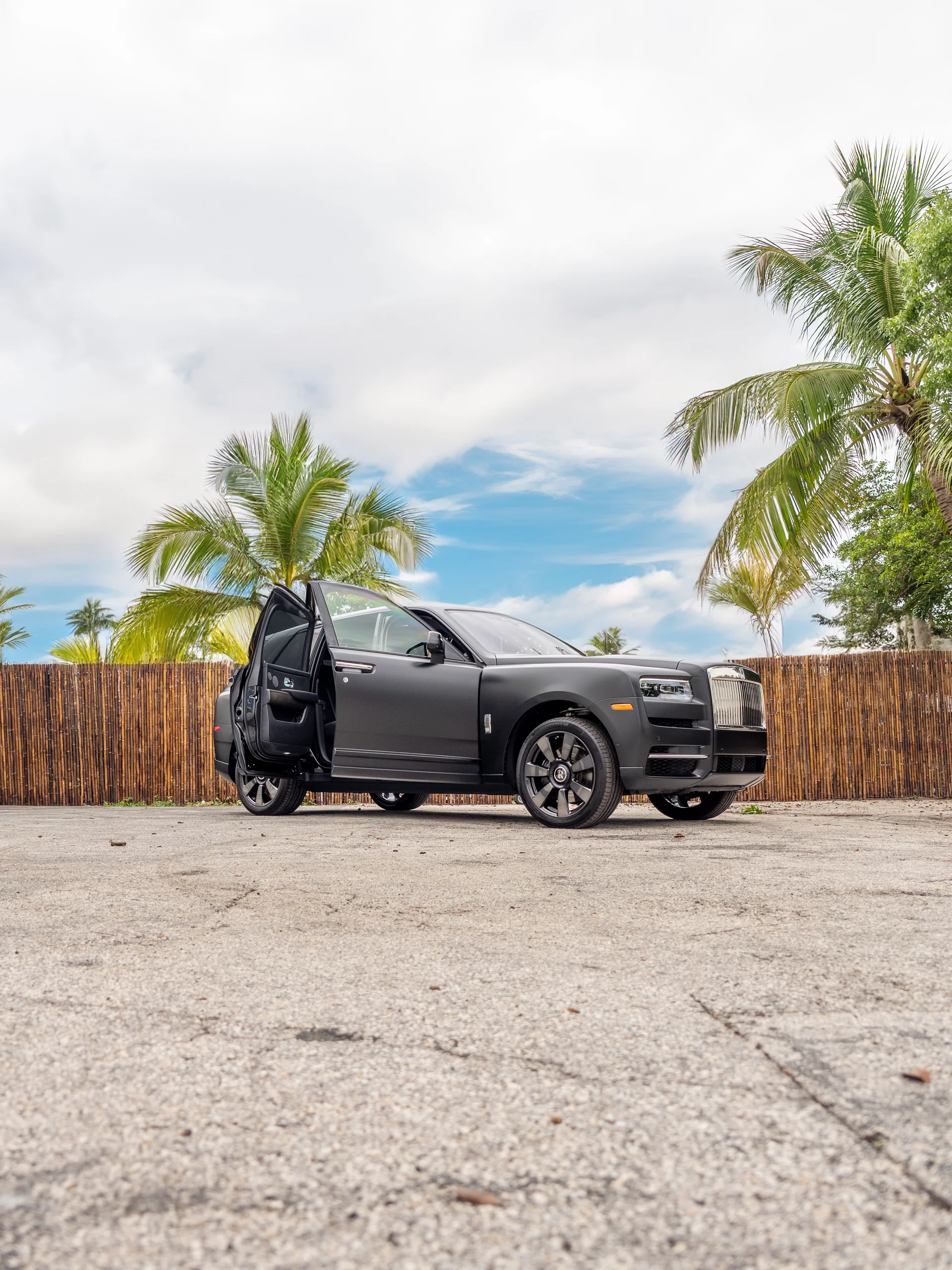 Rolls-Royce Cullinan rental — exterior front three-quarter view